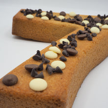 Cargar imagen en el visor de la galería, Tarta número hecha de cookie rellena de Dulce de leche o Nutella, con pepitas de chocolates
